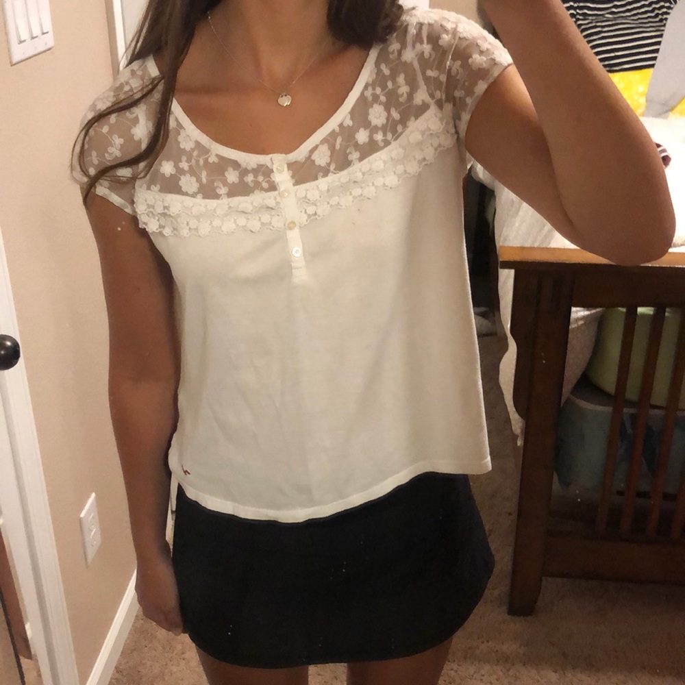 Hollister t shirt